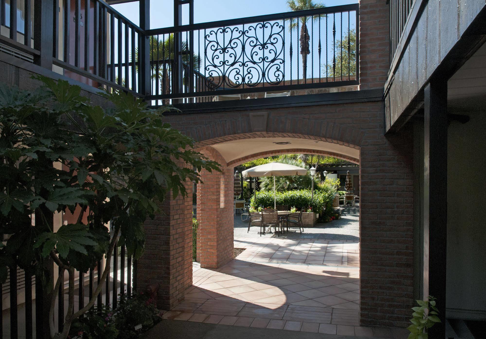 Roman Spa Resort Калистога Экстерьер фото